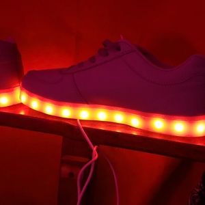 Mens light up low top shoes